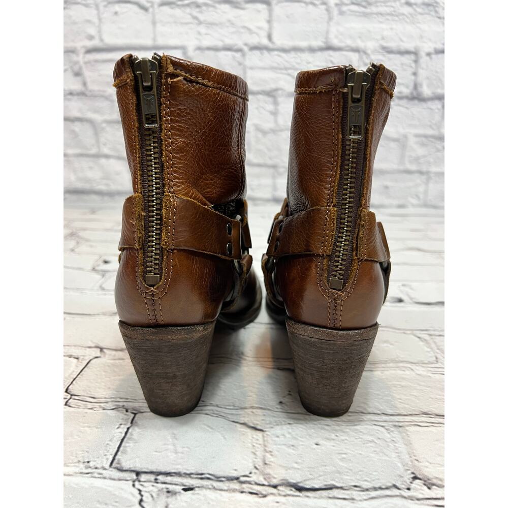 🔥SALE! FRYE Tabitha Harness Boot Short Back Zip Cognac Leather size 8.5 3477 944 - Picture 6 of 8